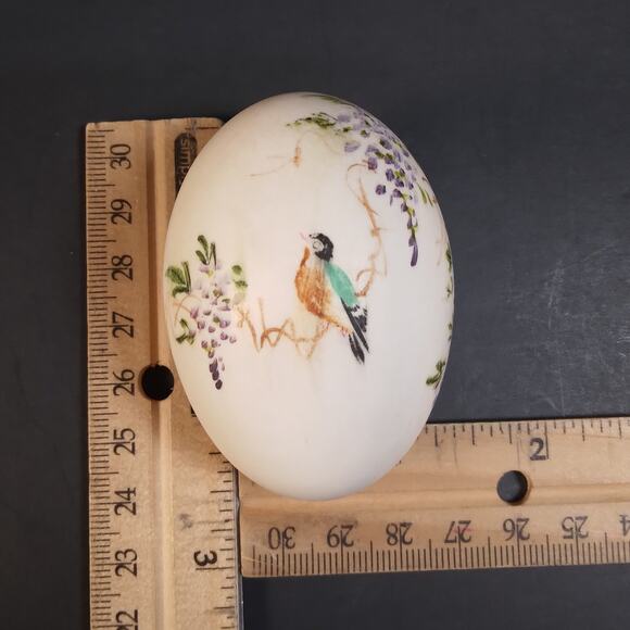 Vintage Hand Painted Asian Art Egg, Bird Wisteria Floral Pattern, Artist Signed - Picture 9 of 10
